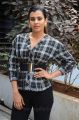 24 Kisses Actress Hebah Patel Photos in Retro Style Dress