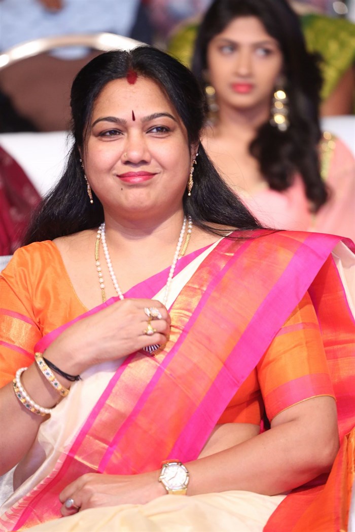 Telugu Actress Hema in Saree Photos | Moviegalleri.net