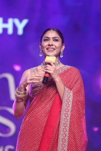 Mrunal Thakur @ Hi Nanna Movie Pre-Release Event Vizag Stills