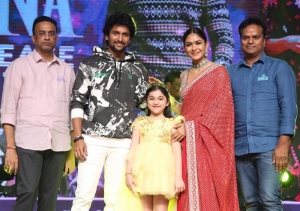 Mohan Cherukuri, Nani, Baby Kiara Khanna, Mrunal Thakur, Dr. Vijender Reddy Teegala @ Hi Nanna Pre-Release Event Stills