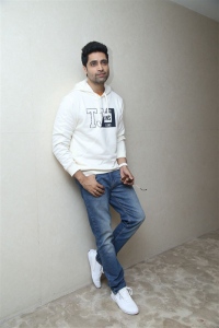 Actor Adivi Sesh @ Hit 2 Movie Press Meet Vizag Photos