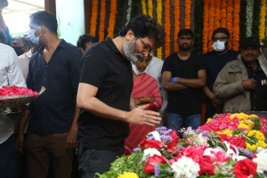 Trivikram Srinivas pay homage to Krishnam Raju Photos