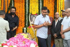 Vamshi Paidipally pay homage to Krishnam Raju Photos