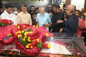 N. Chandrababu Naidu, Krishna pay homage to Krishnam Raju Photos