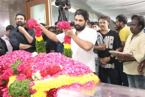 Allu Arjun pay homage to Krishnam Raju Photos