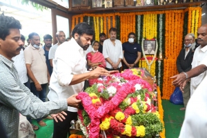 Chiranjeevi pay homage to Krishnam Raju Photos