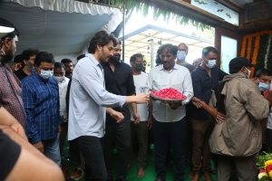 Mahesh Babu pay homage to Krishnam Raju Photos