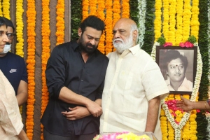 K Raghavendra Rao pay homage to Krishnam Raju Photos