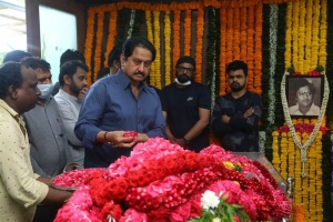 Suman pay homage to Krishnam Raju Photos