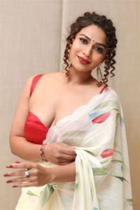 Actress Inaya Sultana Latest Photos