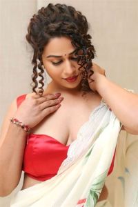 Actress Inaya Sultana Latest Photos