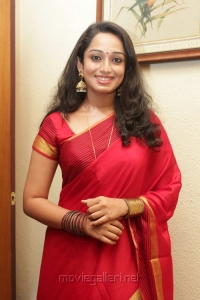 Actress Indu Thampi in Red Saree Beautiful Pictures