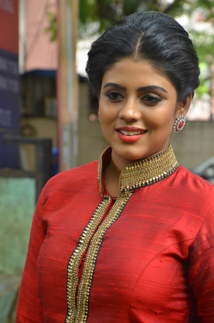 Picture 1015788 | Tamil Actress Iniya Red Dress Photos | New Movie Posters