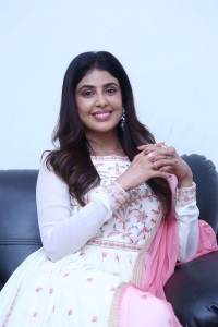 Actress Irra Mor Pictures @ Kondaa Movie Interview