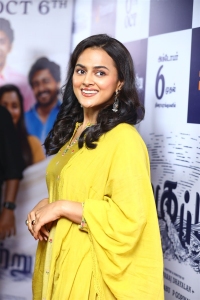 Shraddha Srinath @ Irugapatru Movie Press Meet Stills