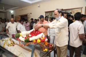 Celebs Pay Last Respects to Director K Viswanath Photos