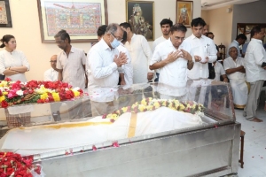 Akkineni Ramesh Prasad Pay Last Respects to Director K Viswanath Photos