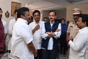 Pay Last Respects to Director K Viswanath Photos