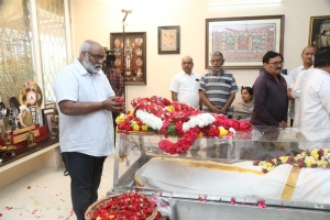 MM Keeravani Pay Last Respects to Director K Viswanath Photos