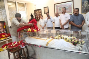 Chiranjeevi Pay Last Respects to Director K Viswanath Photos