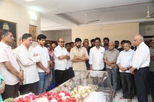 D Suresh Babu, Chiranjeevi, Allu Aravind Pay Last Respects to Director K Viswanath Photos