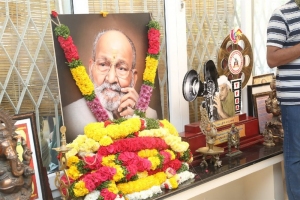 Celebs Pay Last Respects to Director K Viswanath Photos