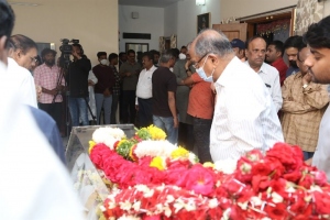 Akkineni Ramesh Prasad Pay Last Respects to Director K Viswanath Photos