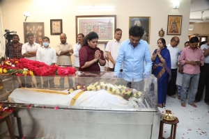 Celebs Pay Last Respects to Director K Viswanath Photos