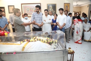 Celebs Pay Last Respects to Director K Viswanath Photos