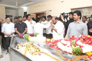 Celebs Pay Last Respects to Director K Viswanath Photos