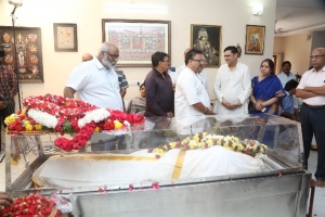 MM Keeravani Pay Last Respects to Director K Viswanath Photos