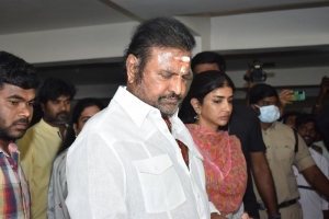 Mohan Babu pay homage to Kaikala Satyanarayana Photos