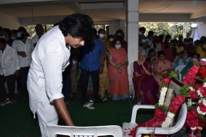 Pawan Kalyan pay homage to Kaikala Satyanarayana Photos