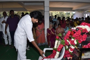 Pawan Kalyan pay homage to Kaikala Satyanarayana Photos