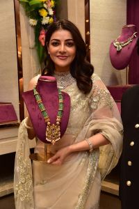 Kajal Agrawal launches Devi Pavitra Gold & Diamonds @ Kukatpally Photos