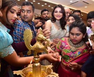 Kajal Agrawal launches Devi Pavitra Gold & Diamonds @ Kukatpally Photos