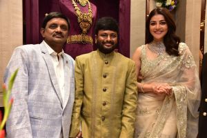 Kajal Agrawal launches Devi Pavitra Gold & Diamonds @ Kukatpally Photos