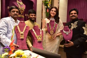 Kajal Agrawal launches Devi Pavitra Gold & Diamonds Shop Photos