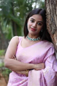 Anukunnavanni Jaragavu Konni Actress Kalapala Mounika Saree Pics