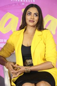 Kamakshi Bhaskarla New Stills @ Laila Trailer Launch