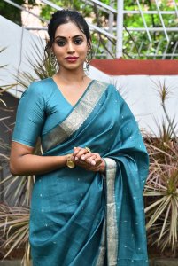 Laila Movie Actress Kamakshi Bhaskarla Saree Images