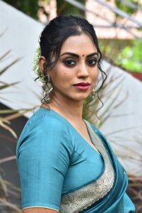 Laila Movie Actress Kamakshi Bhaskarla Saree Images