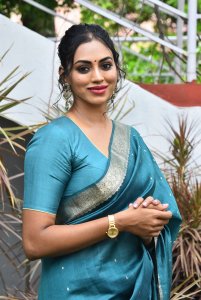 Laila Movie Actress Kamakshi Bhaskarla Saree Images