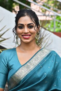 Actress Kamakshi Bhaskarla Saree Images @ Laila Movie Opening