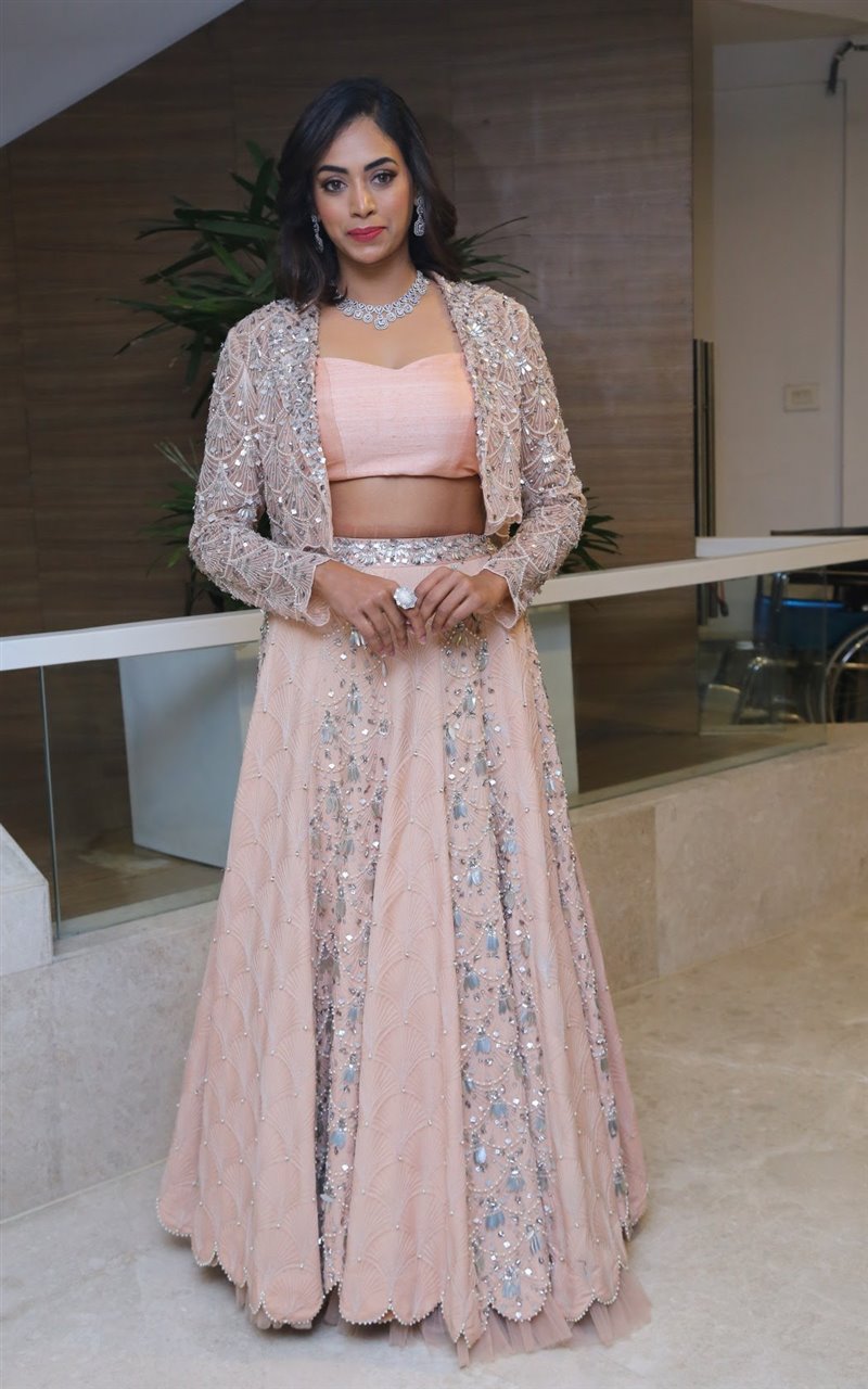 Actress Kamakshi Bhaskarla Pics @ Maa Oori Polimera 2 Pre Release