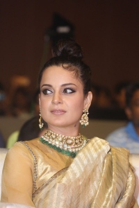 Actress Kangana Ranaut Pics @ Chandramukhi 2 Pre Release