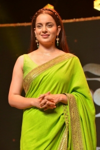 Actress Kangana Ranaut Pictures @ Thalaivi Pre Release Event