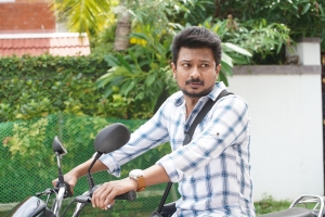 Actor Udhayanidhi Stalin in Kannai Nambathey Movie HD Images