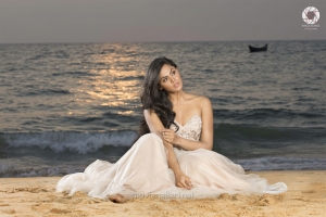 Actress Karthika Nair Hot Photoshoot HD Pics