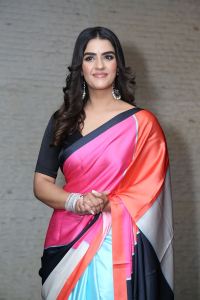 Eagle Movie Heroine Kavya Thapar Multicolor Saree Stills